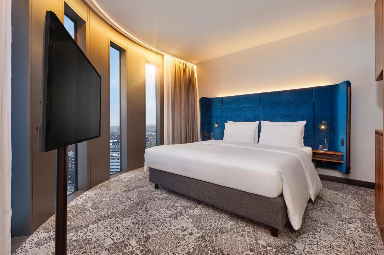 Hotel Hyperion